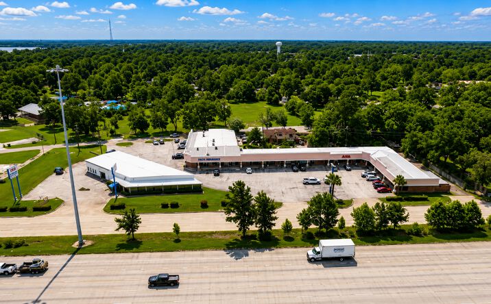 Pictures of Retail, Office property located at 26456 N Interstate 45, Spring, TX 77386 for lease - image #1