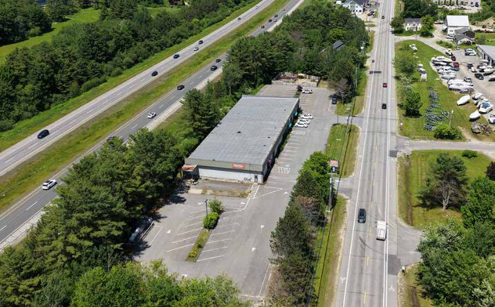Pictures of Retail, Industrial property located at 262 US Route One, Freeport, ME 04032 for lease - image #1