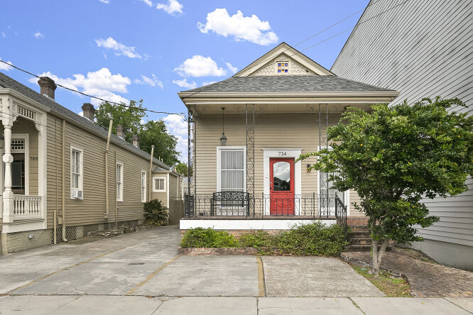 Pictures of Office property located at 734 Nashville Avenue, New Orleans, LA 70115 for lease - image #1