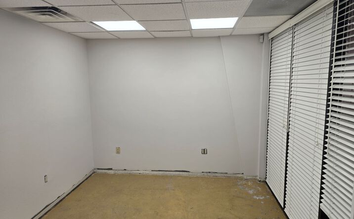 Pictures of Office property located at 6489 Parkland Drive, Sarasota, FL 34243 for lease - image #1