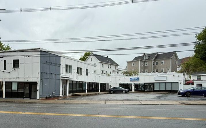 Pictures of Retail property located at 115 CHELMSFORD ST, LOWELL, MA 01851-2621 for lease - image #1