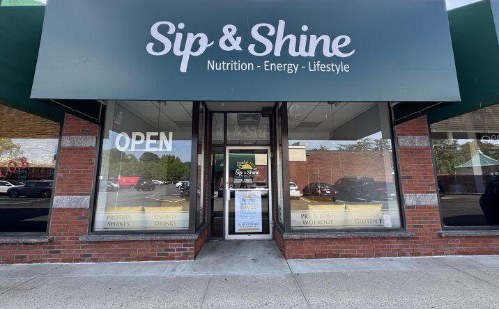 Pictures of Retail, Office property located at 260 Bellevue Avenue, Newport, RI 02840 for lease - image #1