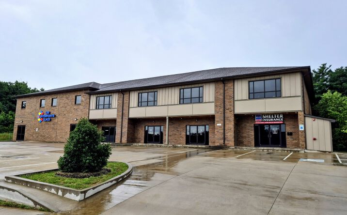 Pictures of Retail, Office property located at 138 Center Pointe Drive, Clarksville, TN 37040 for lease - image #1