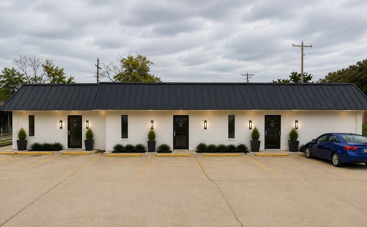 Pictures of Office property located at 1000 West Green Avenue, Orange, TX 77630 for lease - image #1