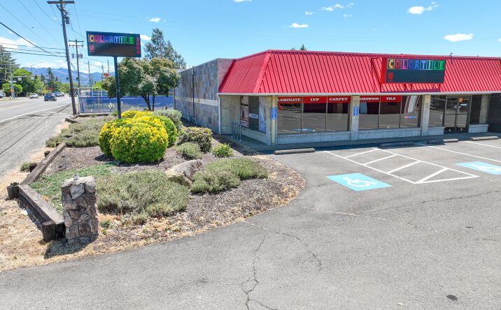 Pictures of Retail, Office, Special Purpose property located at 3069 Crater Lake Avenue, Medford, OR 97504 for lease - image #1