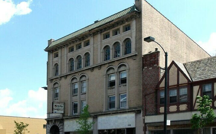 Pictures of Office property located at 775 North Main Street, Akron, OH 44310 for lease - image #1