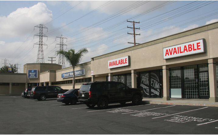 Pictures of Retail property located at 17601-17615 Lakewood Blvd, Bellflower, CA 90706-6409 for lease - image #1