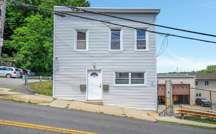 Pictures of Office property located at 5 Montague Street, Yonkers, NY 10703 for lease - image #1