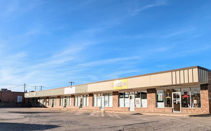 Pictures of Retail, Office, Restaurant property located at 7817 Northwest 94th Street, Oklahoma City, OK 73162 for lease - image #1
