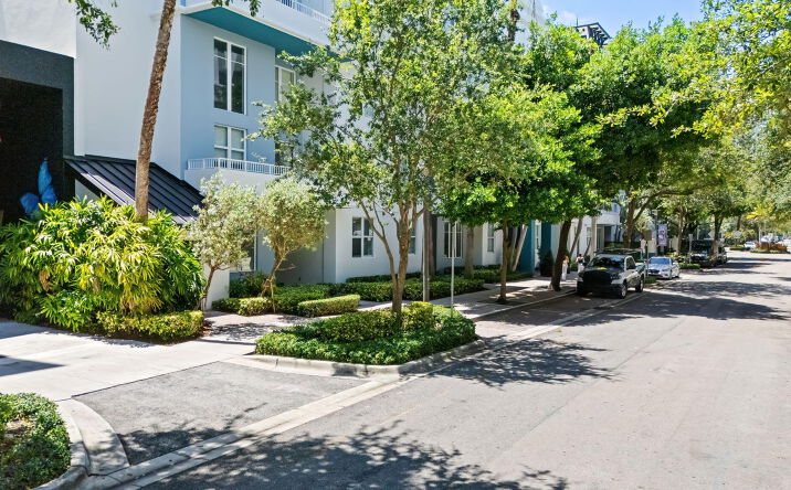 Pictures of Retail, Office property located at 441 NE 5th Avenue 5, Fort Lauderdale, FL 33301 for lease - image #1