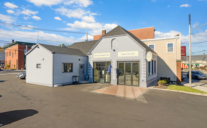Pictures of Retail, Restaurant property located at 634 Forest Avenue, Portland, ME 04101 for lease - image #1