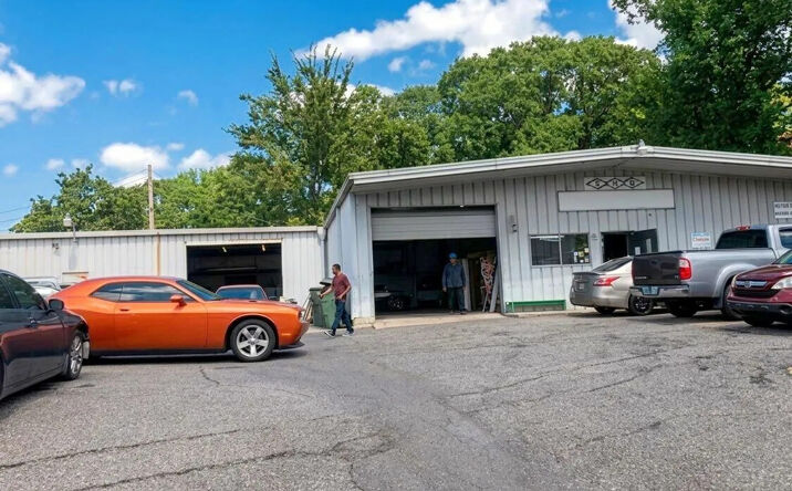 Pictures of Office, Industrial property located at 2714 Southern Ave, Memphis, TN 38111 for lease - image #1