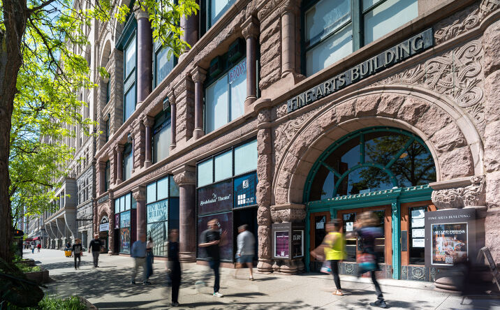 Pictures of Retail, Restaurant property located at 410 S Michigan Avenue, Chicago, IL 60605 for lease - image #1