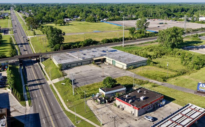 Pictures of Industrial property located at 3000 Middlebelt Road, Inkster, MI 48141 for lease - image #1