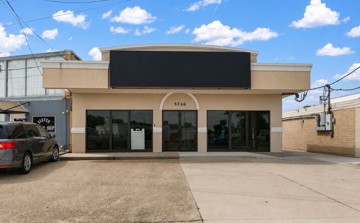 Pictures of Retail property located at 5246 Veterans Boulevard, Metairie, LA 70006 for lease - image #1