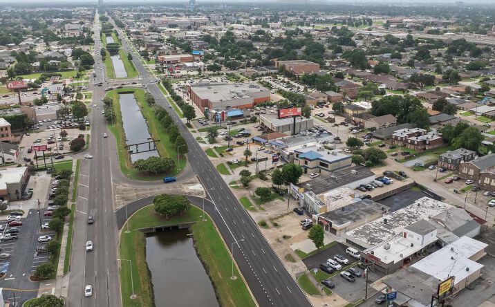 Pictures of Retail property located at 5246 Veterans Boulevard, Metairie, LA 70006 for lease - image #1