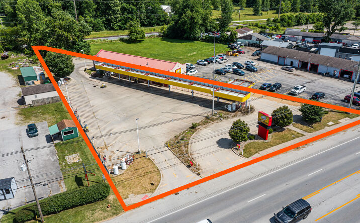 Pictures of Retail, Land, Special Purpose property located at 7773 DIXIE HWY, LOUISVILLE, KY 40258-1411 for lease - image #1