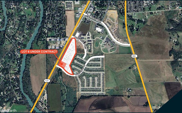 Pictures of Restaurant property located at 12150 Mason Montgomery Rd, Mason, OH 45249 for lease - image #1