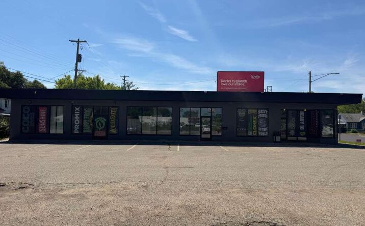 Pictures of Retail property located at 3430 Davison Road 2, Flint, MI 48506 for lease - image #1