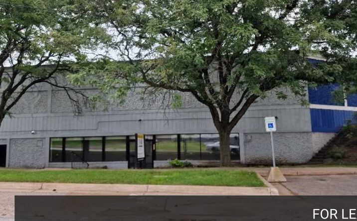 Pictures of Retail property located at 2975 28th Street Southeast, Kentwood, MI 49512 for lease - image #1
