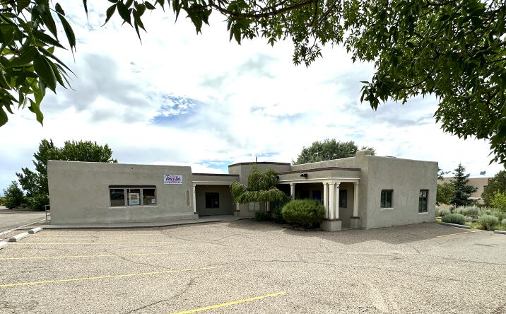 Pictures of Retail, Office property located at 4 Calle Medico, Santa Fe, NM 87505 for lease - image #1