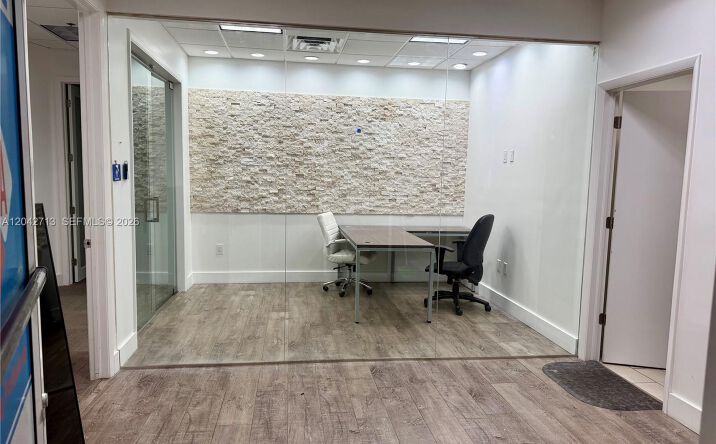 Pictures of Office property located at 7500 NW 25th St # 205, Miami, FL 33122 for lease - image #1