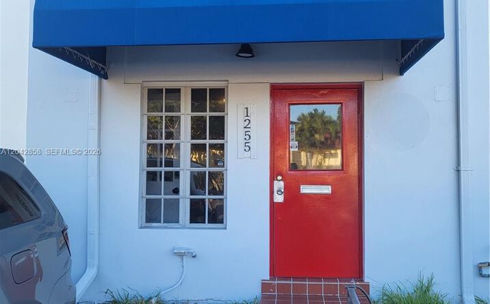 Pictures of Industrial, Retail property located at 1255 N flagler, Fort Lauderdale, FL 33304 for lease - image #1
