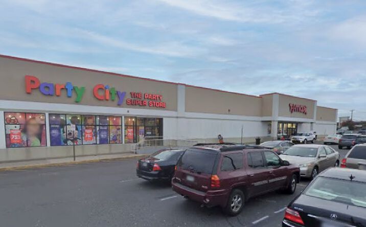 Pictures of Retail property located at 2317 New Hyde Park Rd, New Hyde Park, NY 11042 for lease - image #1