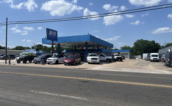 Pictures of Retail property located at 811 E RANCIER AVE, KILLEEN, TX 76541 for lease - image #1
