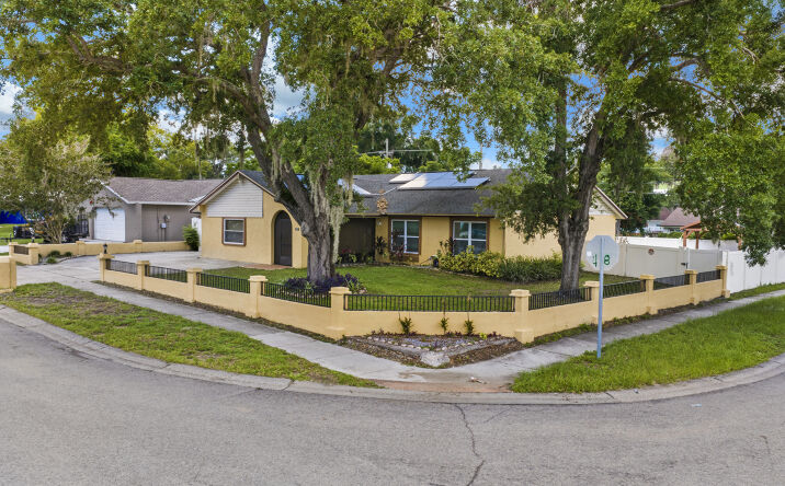 Pictures of Retail, Office, Special Purpose property located at 613 Forest Hills Drive, Brandon, FL 33510 for lease - image #1