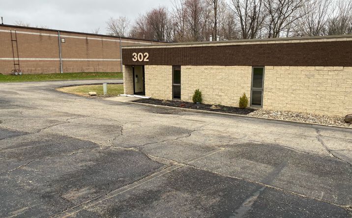 Pictures of Office property located at 302 Southwest Avenue, Tallmadge, OH 44278 for lease - image #1