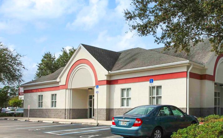 Pictures of Retail property located at 10625 Philips Highway, Jacksonville, FL 32256 for lease - image #1