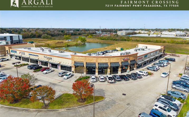 Pictures of Retail property located at 7219 Fairmont Pkwy, Pasadena, TX 77505 for lease - image #1