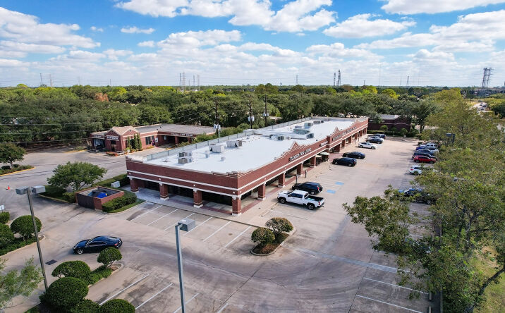 Pictures of Retail property located at 3701 Hwy 6, Sugar Land, TX 77478 for lease - image #1
