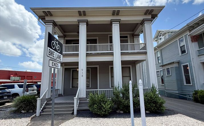 Pictures of Office property located at 918 S Alamo St, San Antonio, TX 78205 for lease - image #1