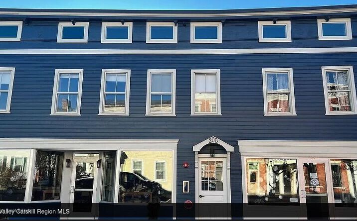 Pictures of Retail, Office, Special Purpose, Restaurant, Industrial, Land property located at 205-207 Warren Street #Store, Hudson, NY 12534 for lease - image #1