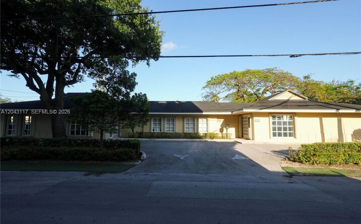 Pictures of Office, Retail property located at 8125 SW 120th St, Pinecrest, FL 33156 for lease - image #1