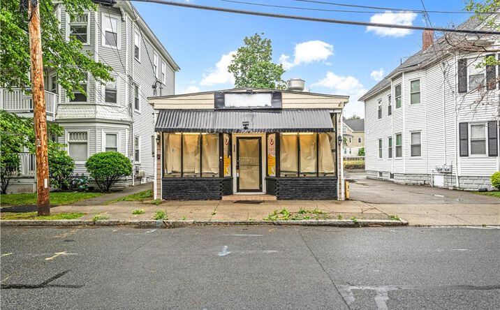 Pictures of Land property located at 228 Oakland Avenue, Providence, RI 02908 for lease - image #1