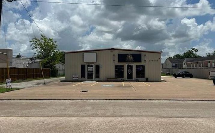Pictures of Office property located at 2403 S. Galveston Ave, Suite #110, Pearland, TX 77581 for lease - image #1