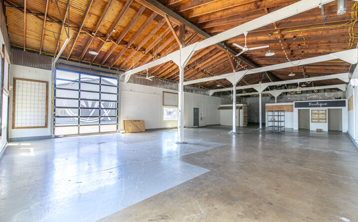Pictures of Retail, Industrial property located at 4761 Lancaster Drive Northeast, Salem, OR 97305 for lease - image #1