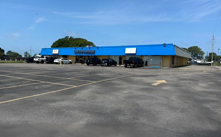 Pictures of Retail property located at 6500 14th Street West, Bradenton, FL 34207 for lease - image #1
