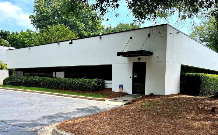 Pictures of Office property located at 421 Minuet Lane, Charlotte, NC 28217 for lease - image #1
