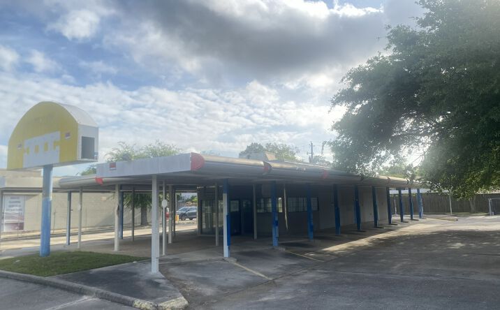 Pictures of Retail, Office, Restaurant property located at 2028 Gessner Road, Houston, TX 77080 for lease - image #1