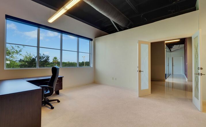 Pictures of Office property located at 2101 Indian River Boulevard, Vero Beach, FL 32960 for lease - image #1