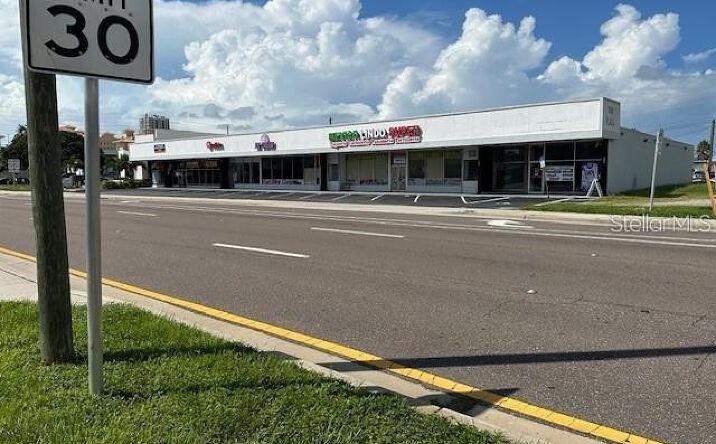 Pictures of Retail property located at 814 Court Street, Clearwater, FL 33756 for lease - image #1