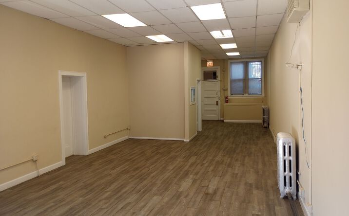 Pictures of Retail property located at 7008 N California Ave, Chicago, IL 60645 for lease - image #1