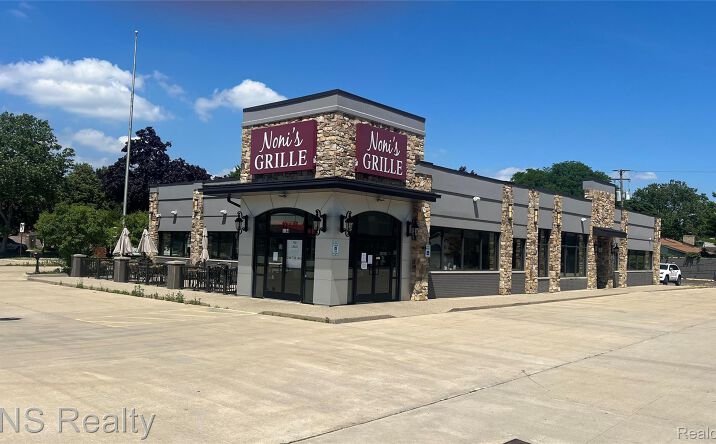Pictures of Retail, Restaurant property located at 3364 Rochester Rd, Troy, MI 48083 for lease - image #1