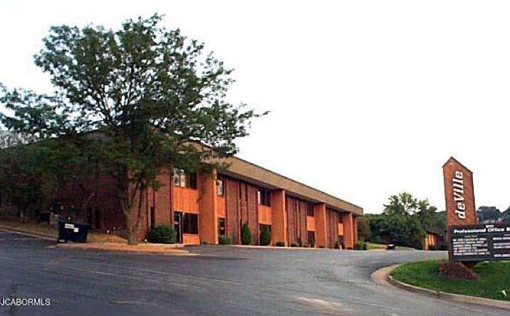 Pictures of Special Purpose property located at 915 SOUTHWEST BOULEVARD E, Jefferson City, MO 65109 for lease - image #1