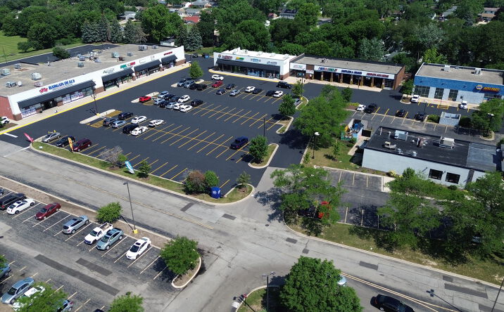 Pictures of Retail property located at 239 S Bolingbrook Drive 1, Bolingbrook, IL 60440 for lease - image #1
