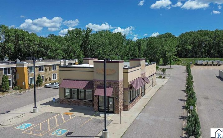Pictures of Retail, Restaurant property located at 101 W Lind Court, Mankato, MN 56001 for lease - image #1